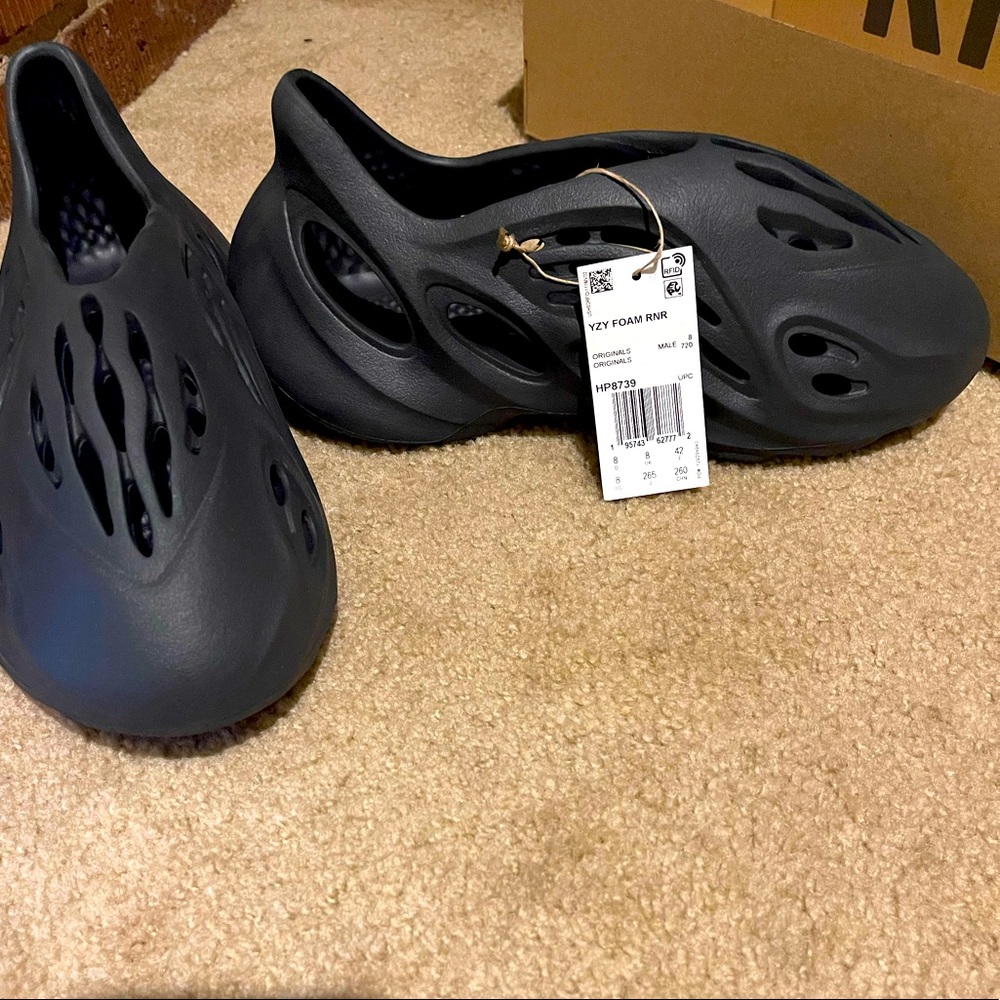 Yeezy Foam RNR Authentic